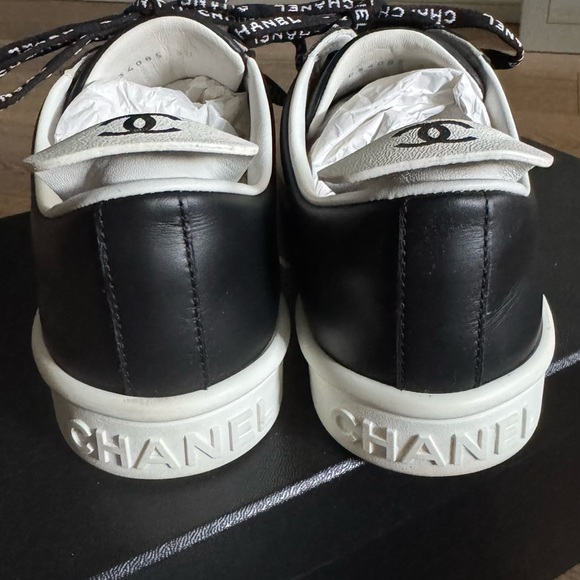 Chanel Weekender Logo lace up CC Sneaker in Black size 38 - Picture 5 of 11